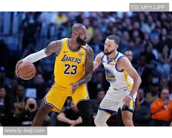 2016年NBA勇士与雷霆激战回顾精彩瞬间与赛季影响分析